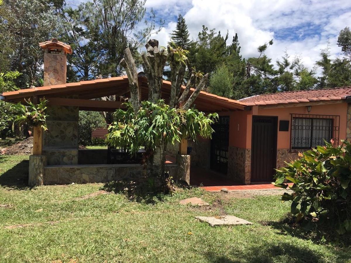 La Casa De Piedra Villa Guatape Luaran gambar